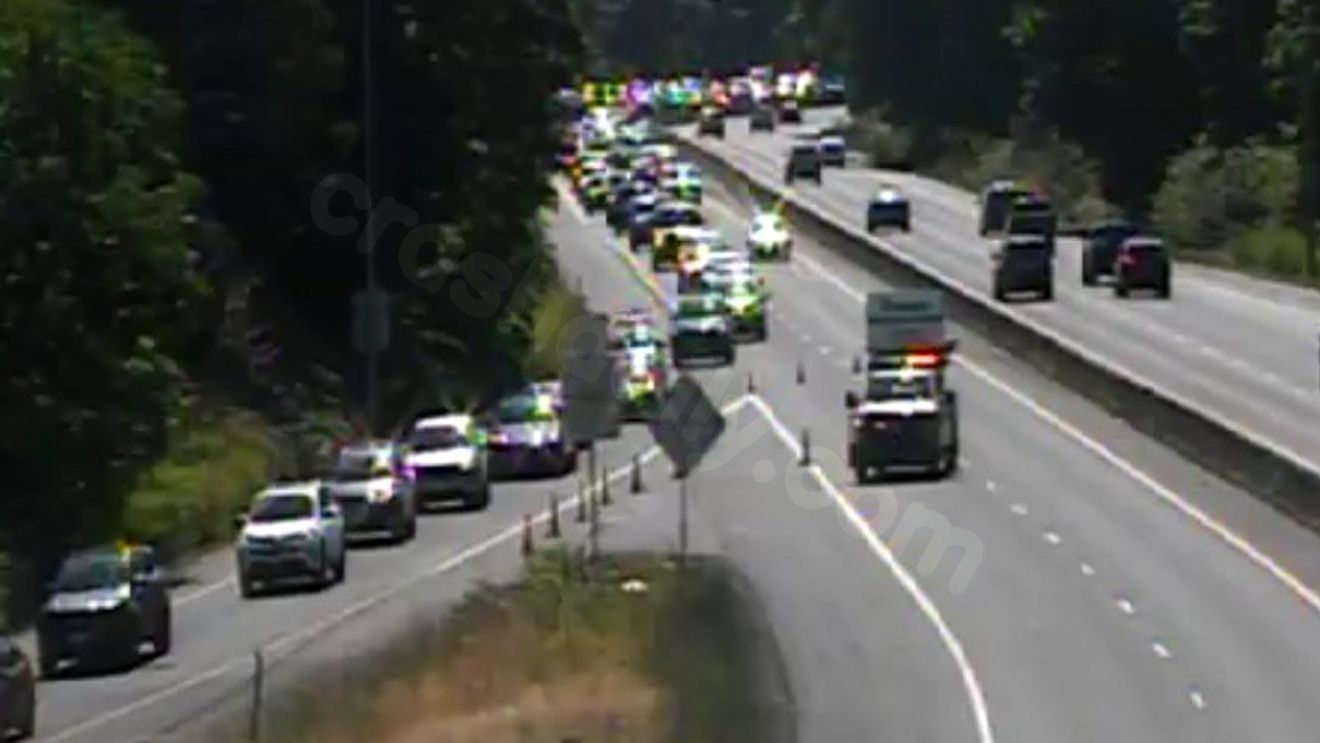 Crash shuts down SR 14 near Camas, detours via Exit 12 and delays expected