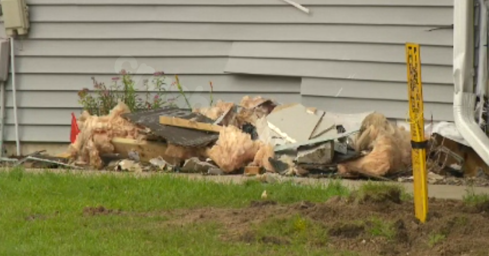 Driver crashes car into several Woodbury townhomes, causes large gas leak