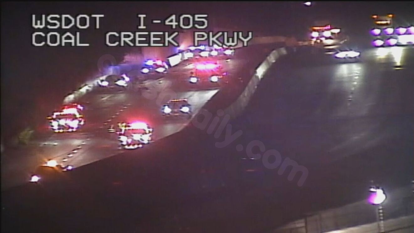 Chain-reaction 6-car crash on I-405 ramp in Bellevue injures 3 people