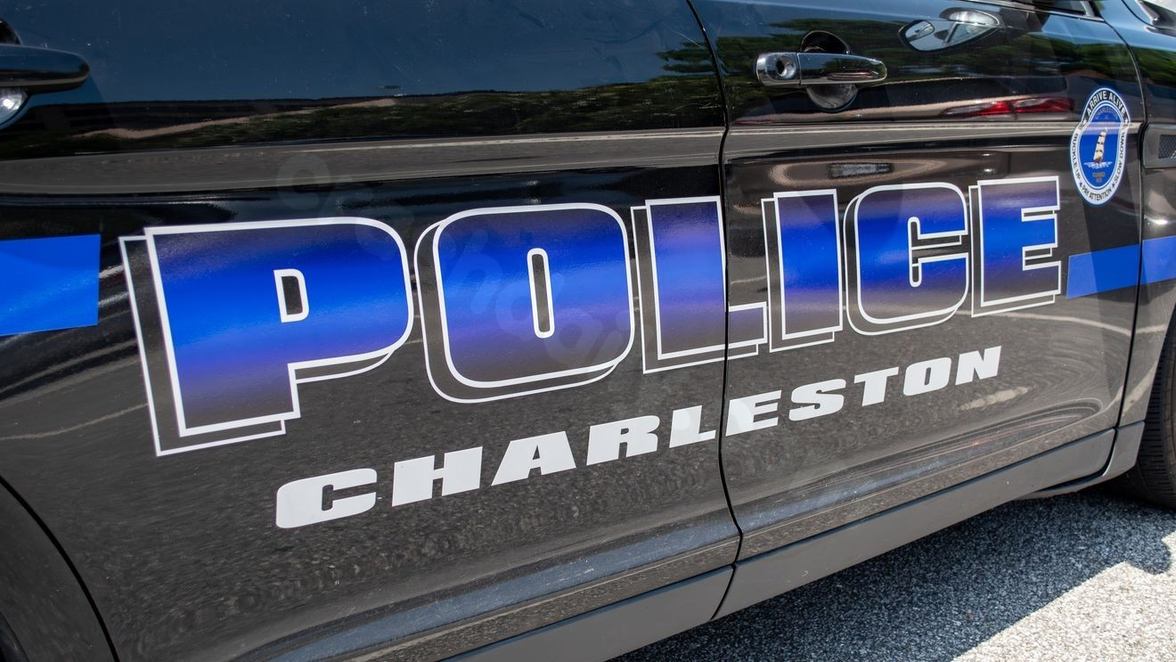 Multi-vehicle crash closes portion of Folly Road Boulevard: CPD