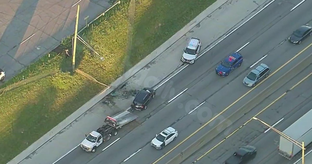 Rollover crash snarls traffic along I-94 in Detroit early Wednesday