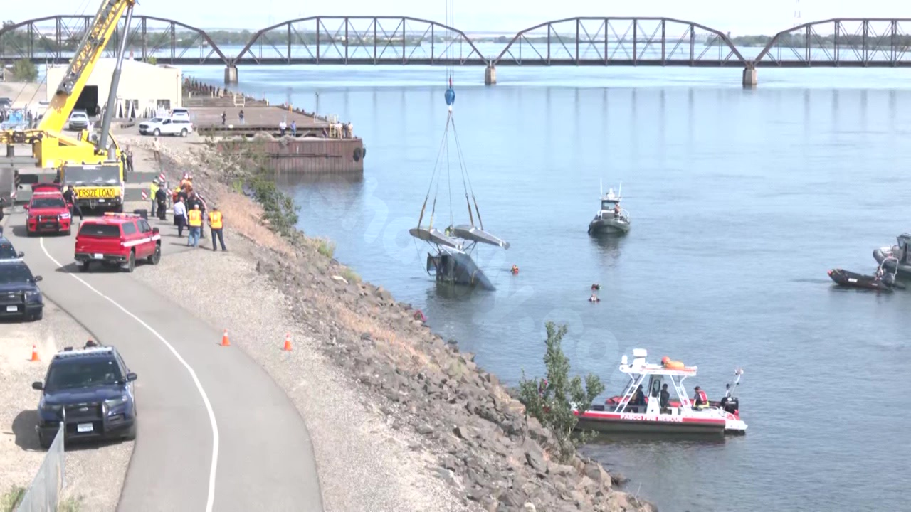 2 killed in Pasco, WA plane crash into power line