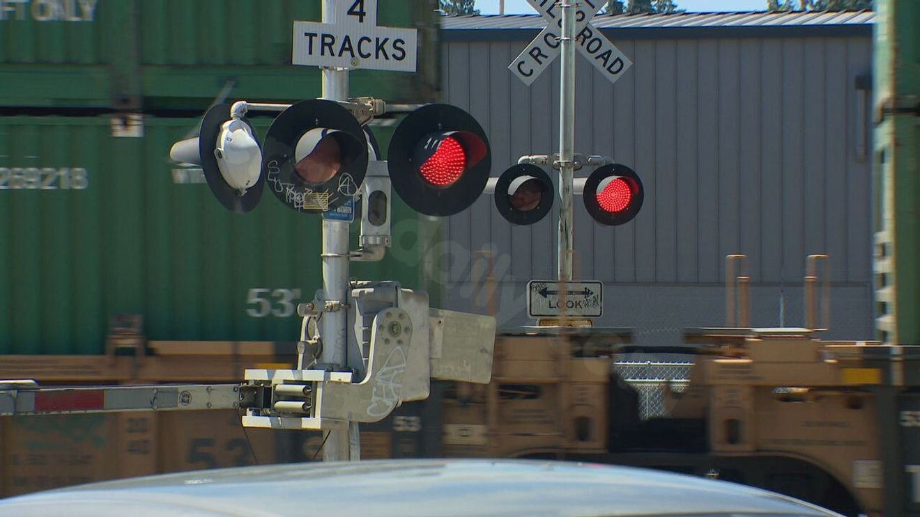 Union Pacific Police lead probe after fatal train-pedestrian crash in southeast Salem