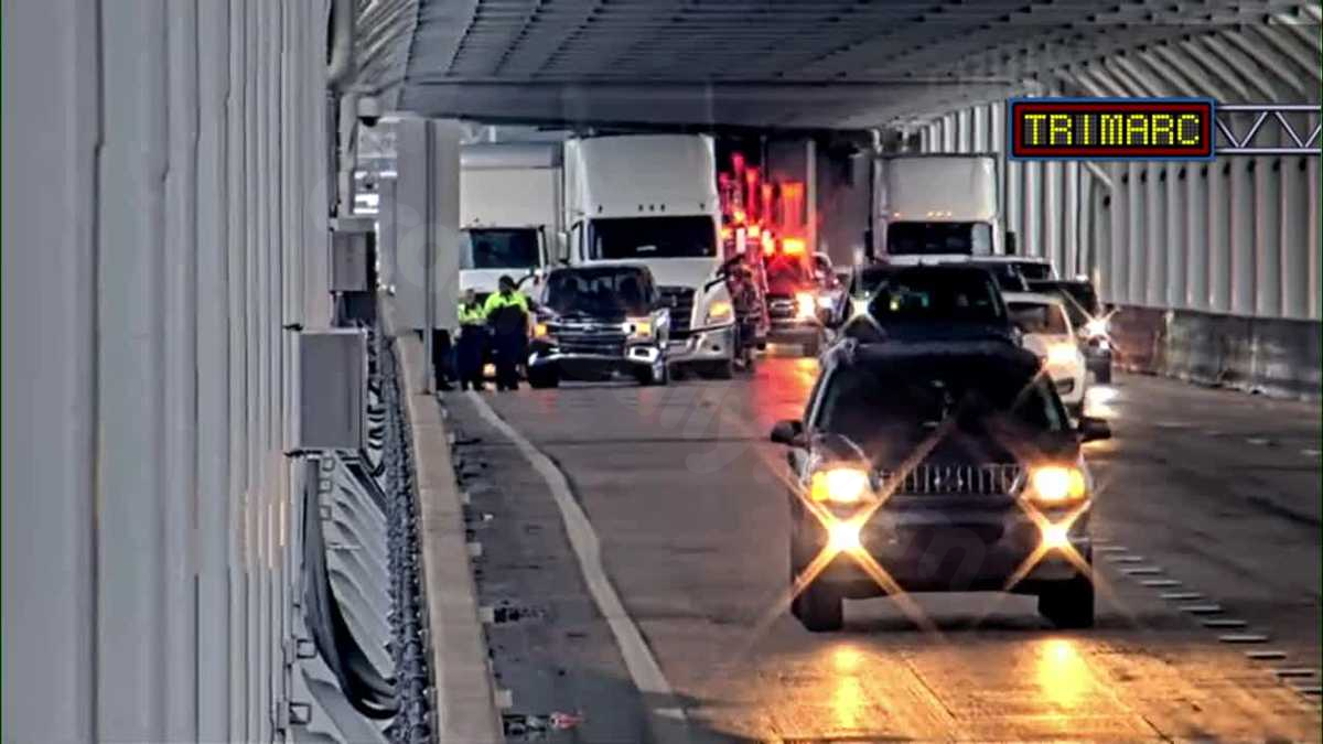 TRAFFIC: Crash blocks two lanes along I-64E on the Sherman Minton Bridge