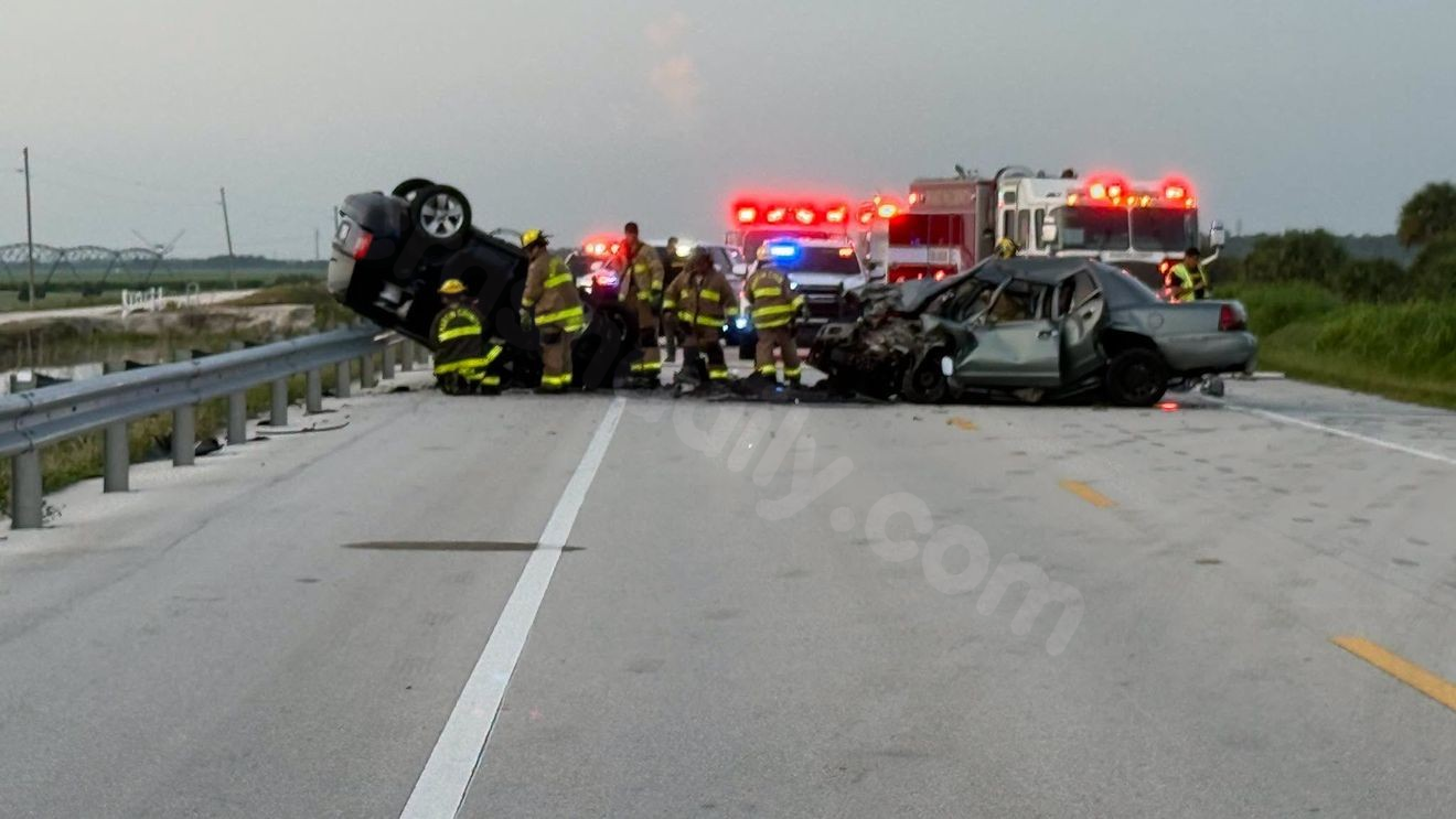 2 killed in head-on crash on Allapattah Road in Indiantown