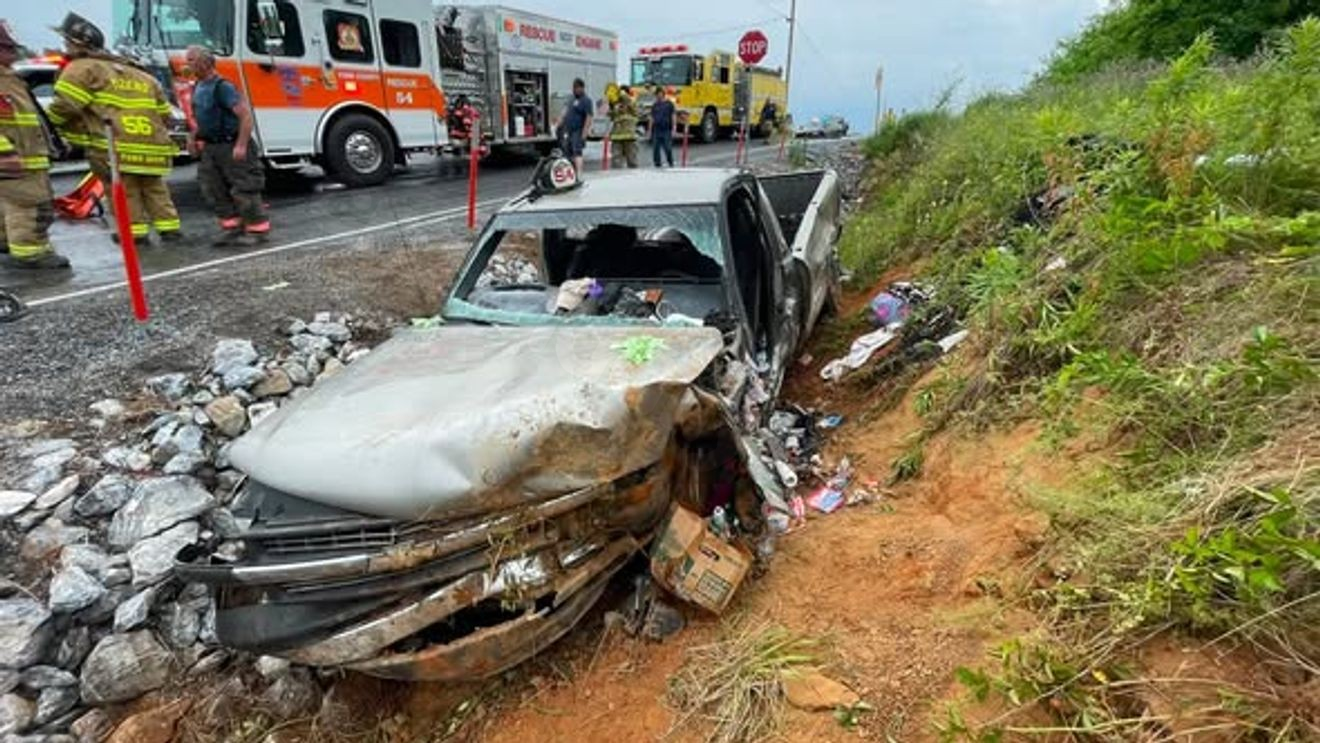 2 trapped in vehicle after crash in York County