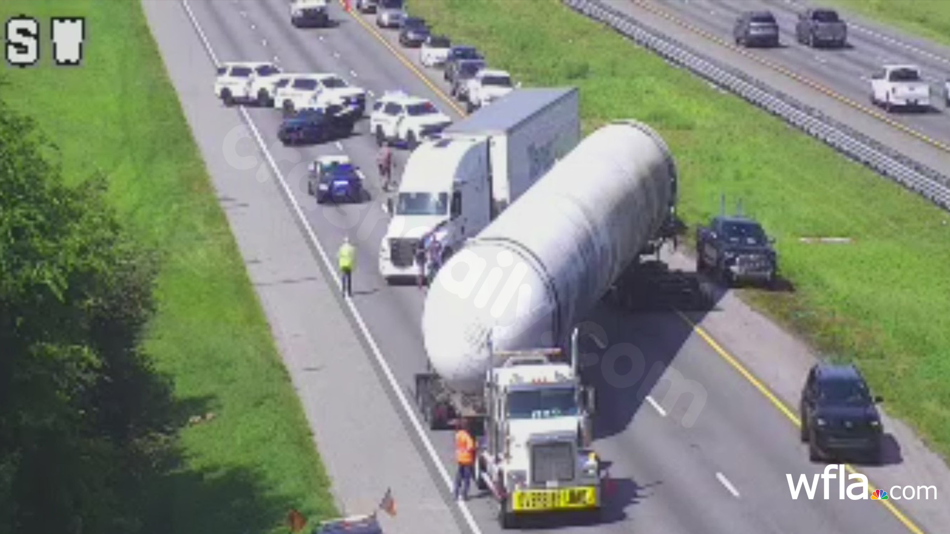 LIVE: Semi truck crash on I-75 causes serious delays in Wesley Chapel