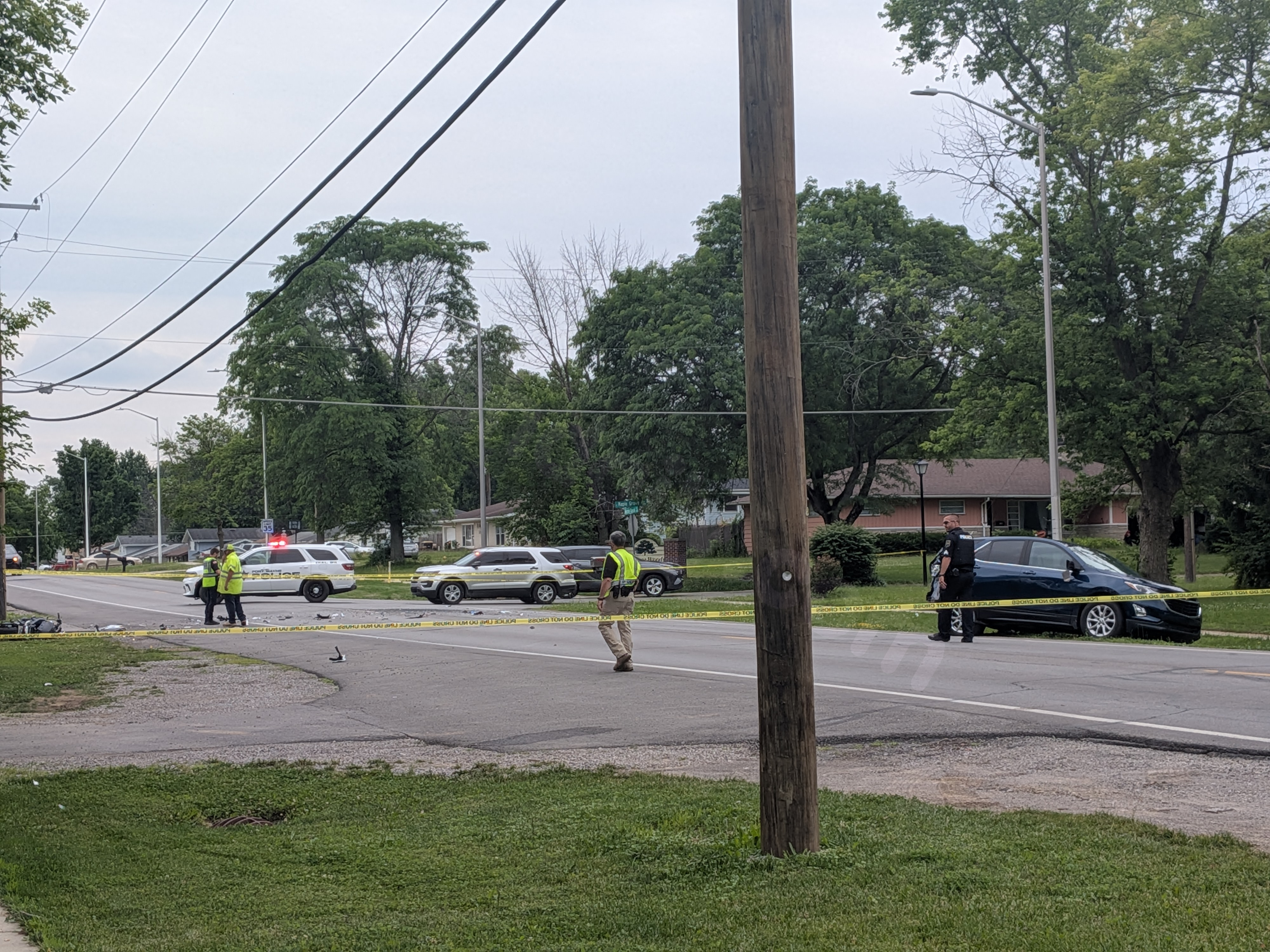 Motorcycle rider in critical condition after southeast Fort Wayne crash