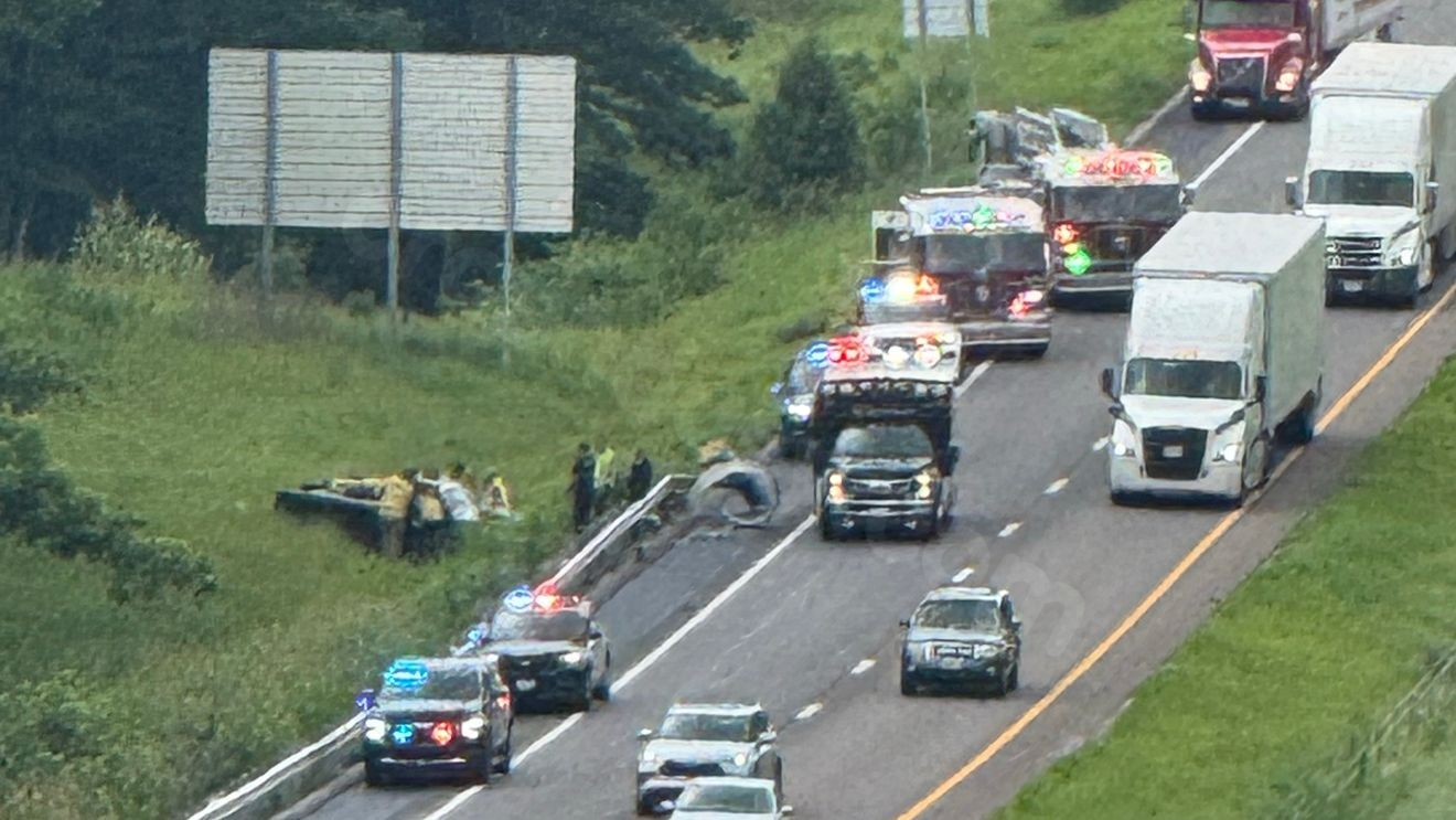 Emergency crews respond to eastbound I-70 crash in Columbia