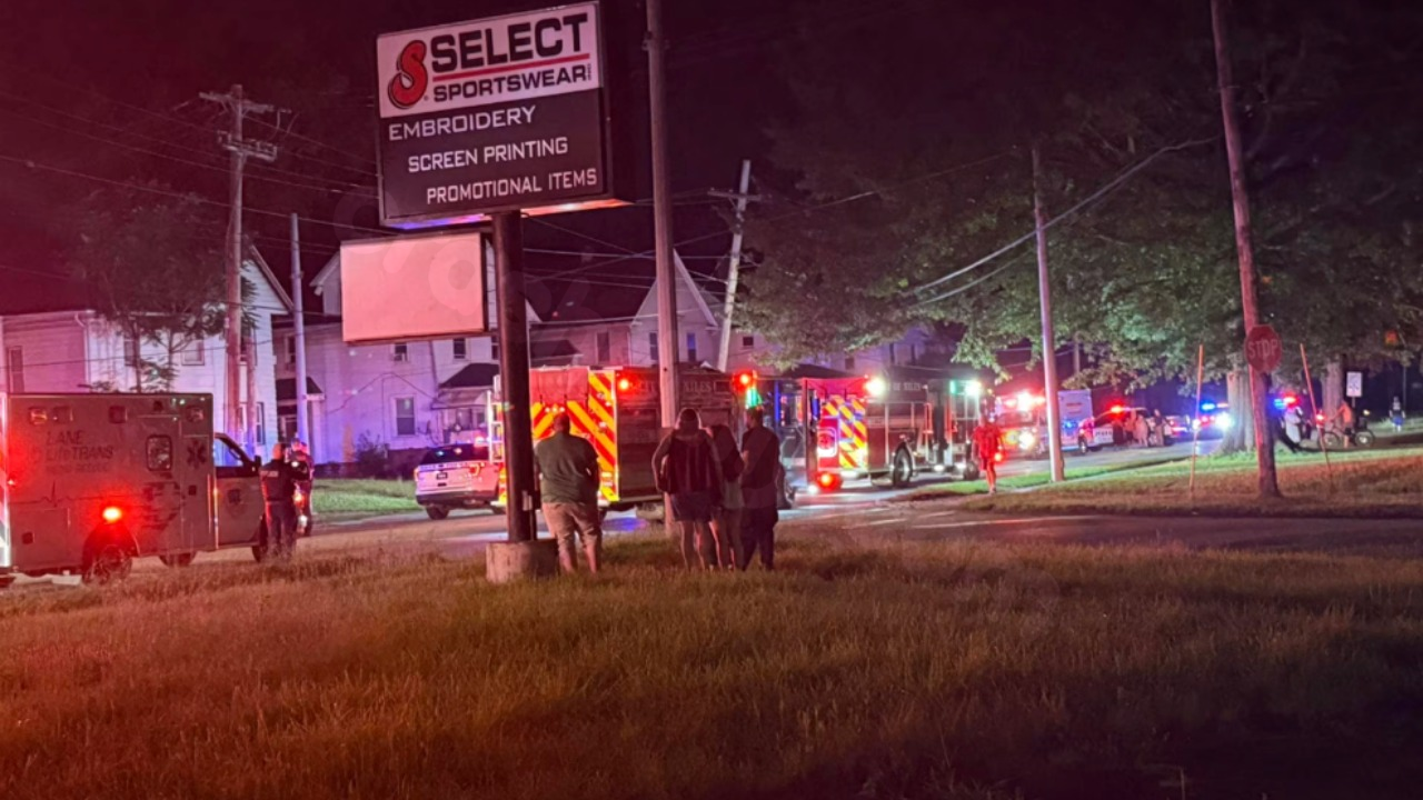 Three hospitalized after Niles crash