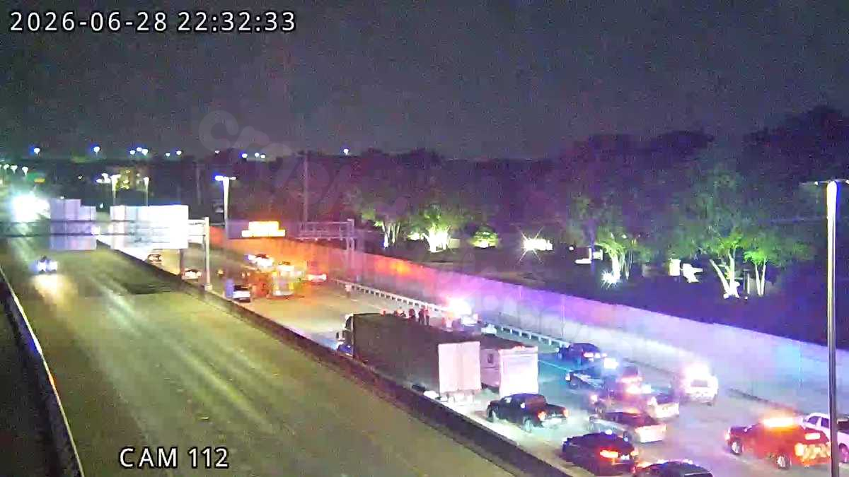 Fatal collision shuts down all southbound lanes of Gene Snyder Freeway near I-71