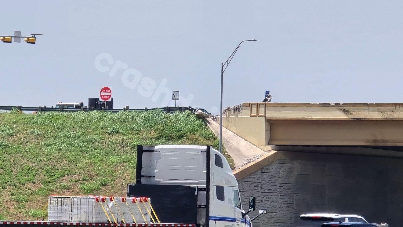 Fatality reported after 18-wheeler falls from overpass on SH 130 in Williamson County
