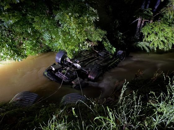 Juvenile killed, man arrested in deadly crash in Elizabethtown
