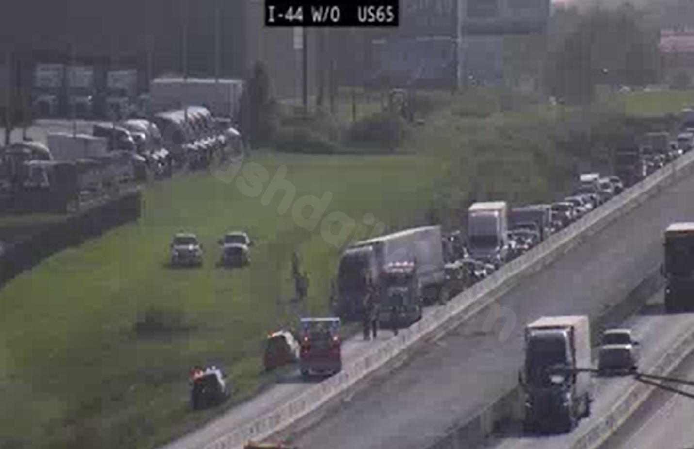 Semi-crash causes traffic jam on I-44 in Springfield