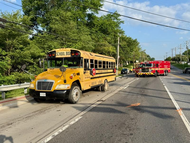 5 hurt after multi-vehicle crash involving school bus in Montgomery County