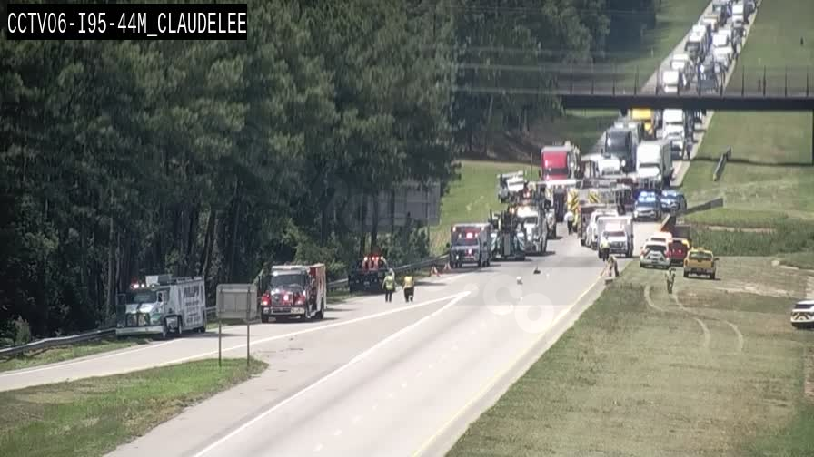 Tractor-trailer crash closes I-95 north in Cumberland County: Officials