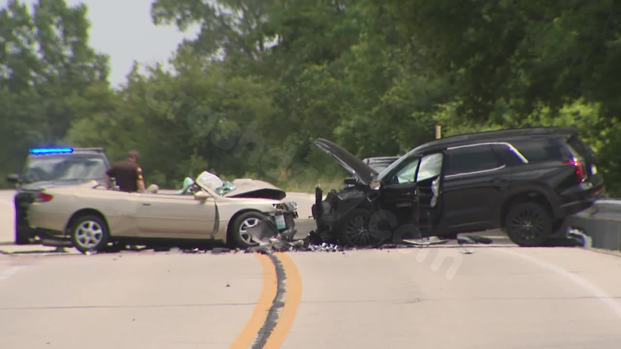 Washington County head-on crash, drivers seriously injured