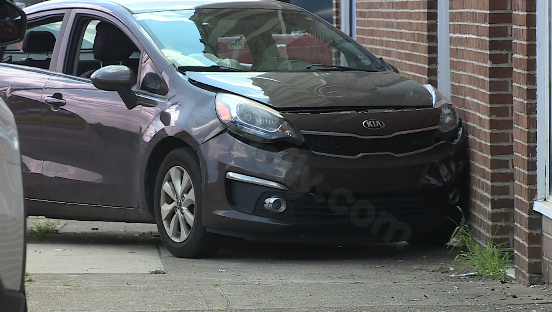No injuries reported after car crashes into business in Carthage