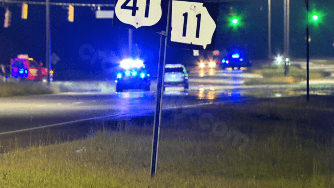 Warner Robins police redirect traffic near Hwy 41 and Russell Parkway after apparent wreck