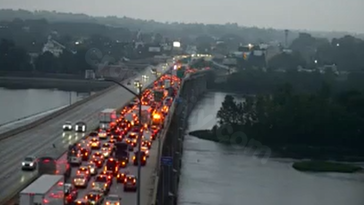 UPDATE: I-83 crash clears after halting traffic on bridge spanning Susquehanna River
