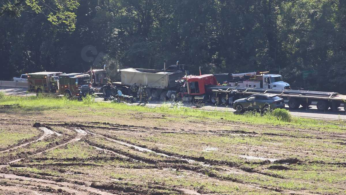 Children among 2 killed, 4 injured in Trussville interstate construction zone semi-truck crash