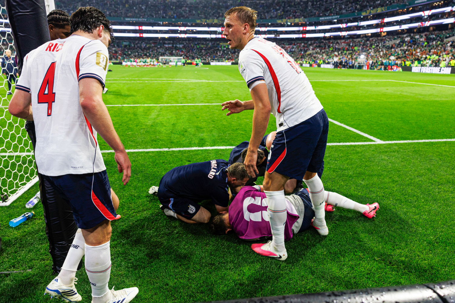England’s Jordan Henderson seriously injured during ‘Wonderwall’ celebration after World Cup win