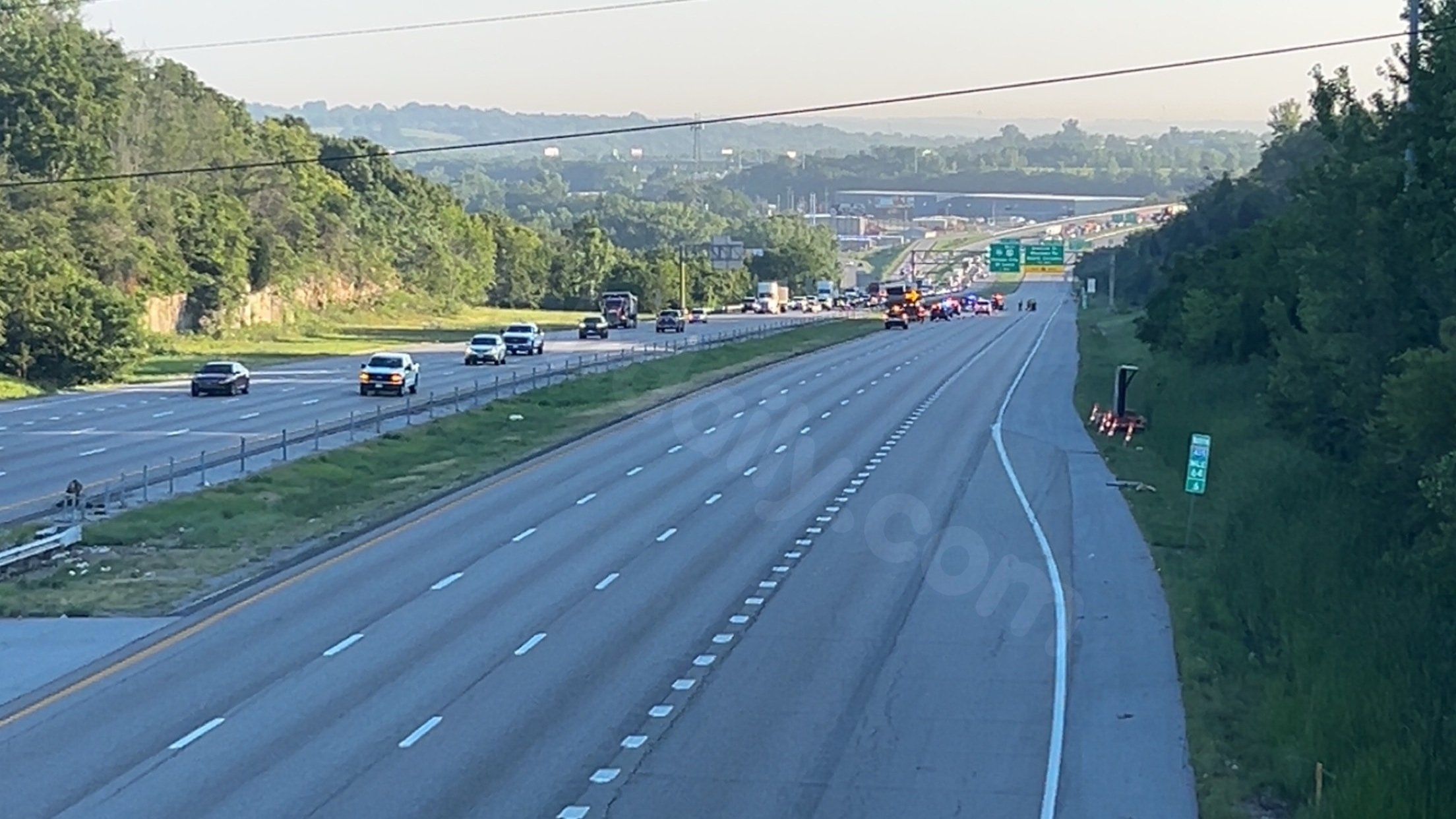 Deadly crash involving semi reported on I-435 south of stadiums in Kansas City