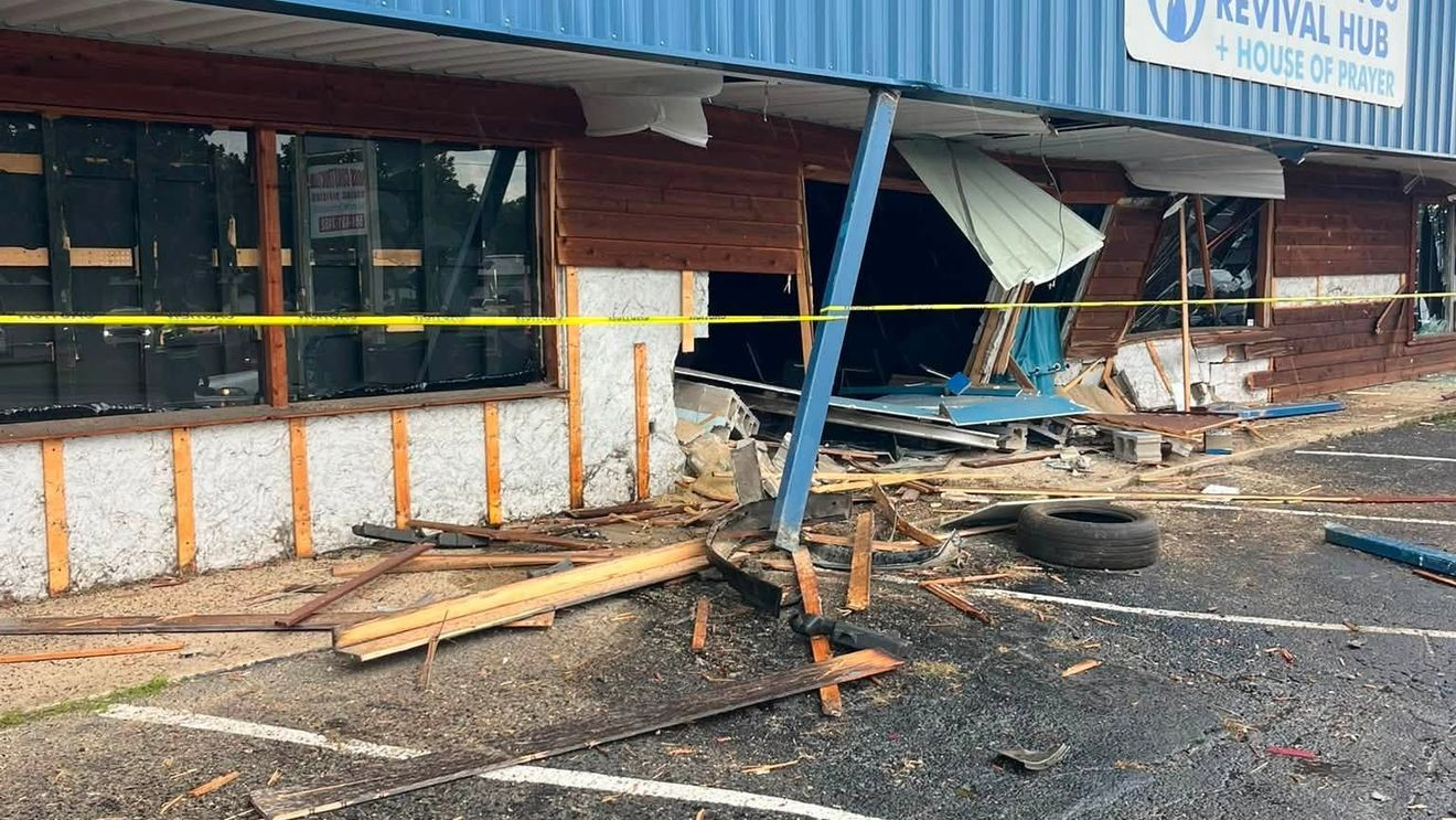House of Revival Hot Springs confirms damage after Monday afternoon vehicle crash