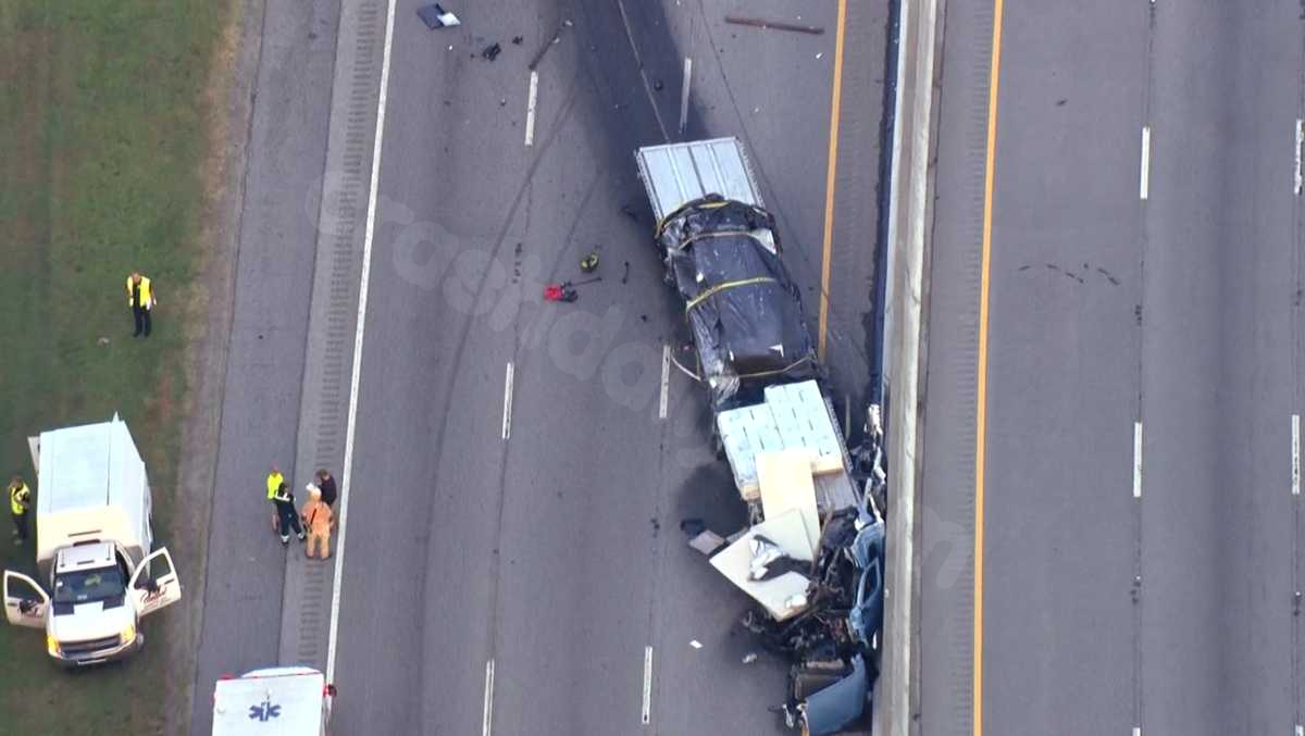 All lanes blocked on I-85 N in Anderson County due to crash