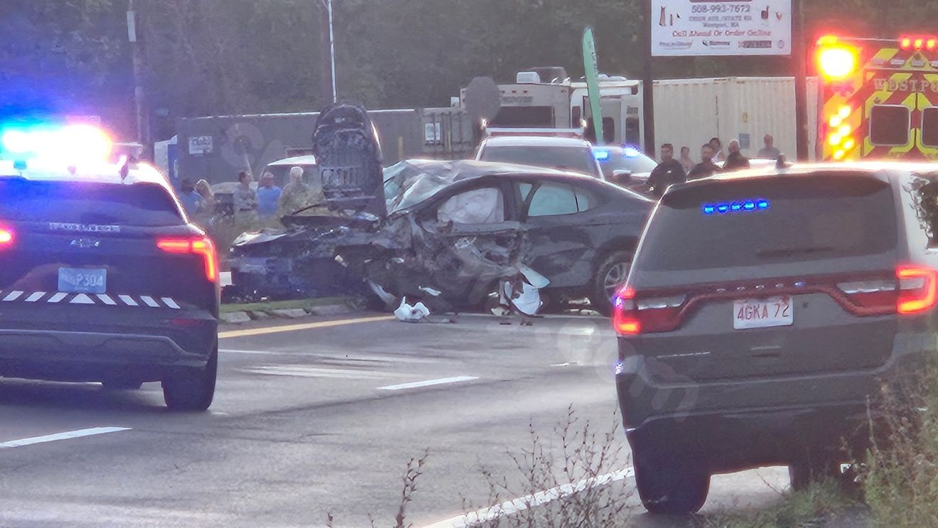 Crash on Route 6 kills 2 near Westport