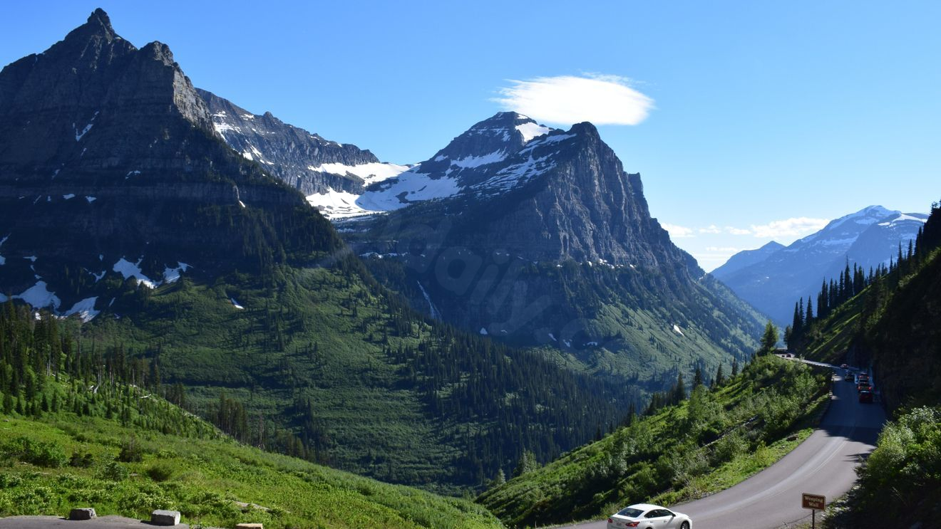 Crash temporarily closes Going-to-the-Sun Road