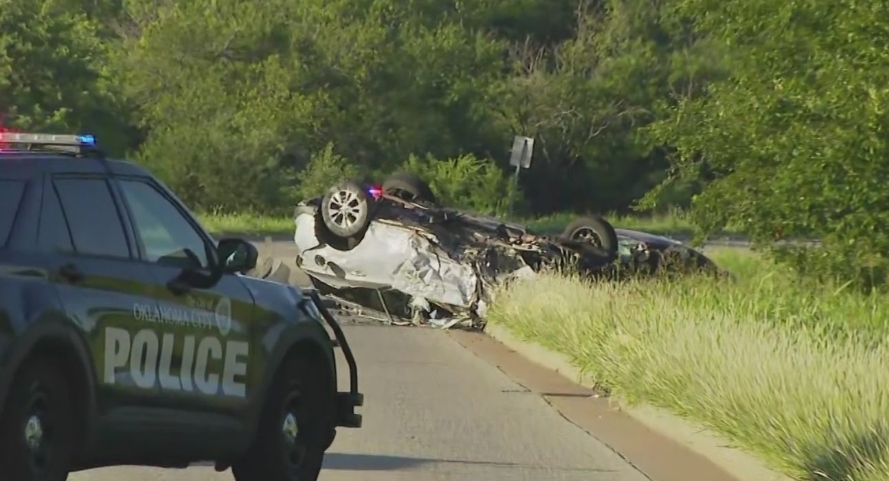 Emergency crews respond to two crashes in the Oklahoma City metro