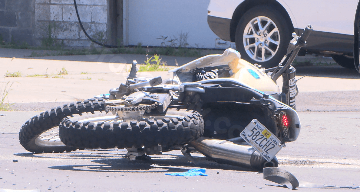 Motorcycle crash in Mattydale leaves man in critical condition