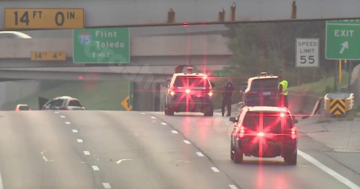 Rollover crash snarls Monday morning traffic on I-94 in Detroit