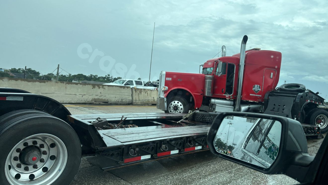 TRAFFIC ALERT: 18-wheeler accident causes traffic jam on I-10 near 11th Street