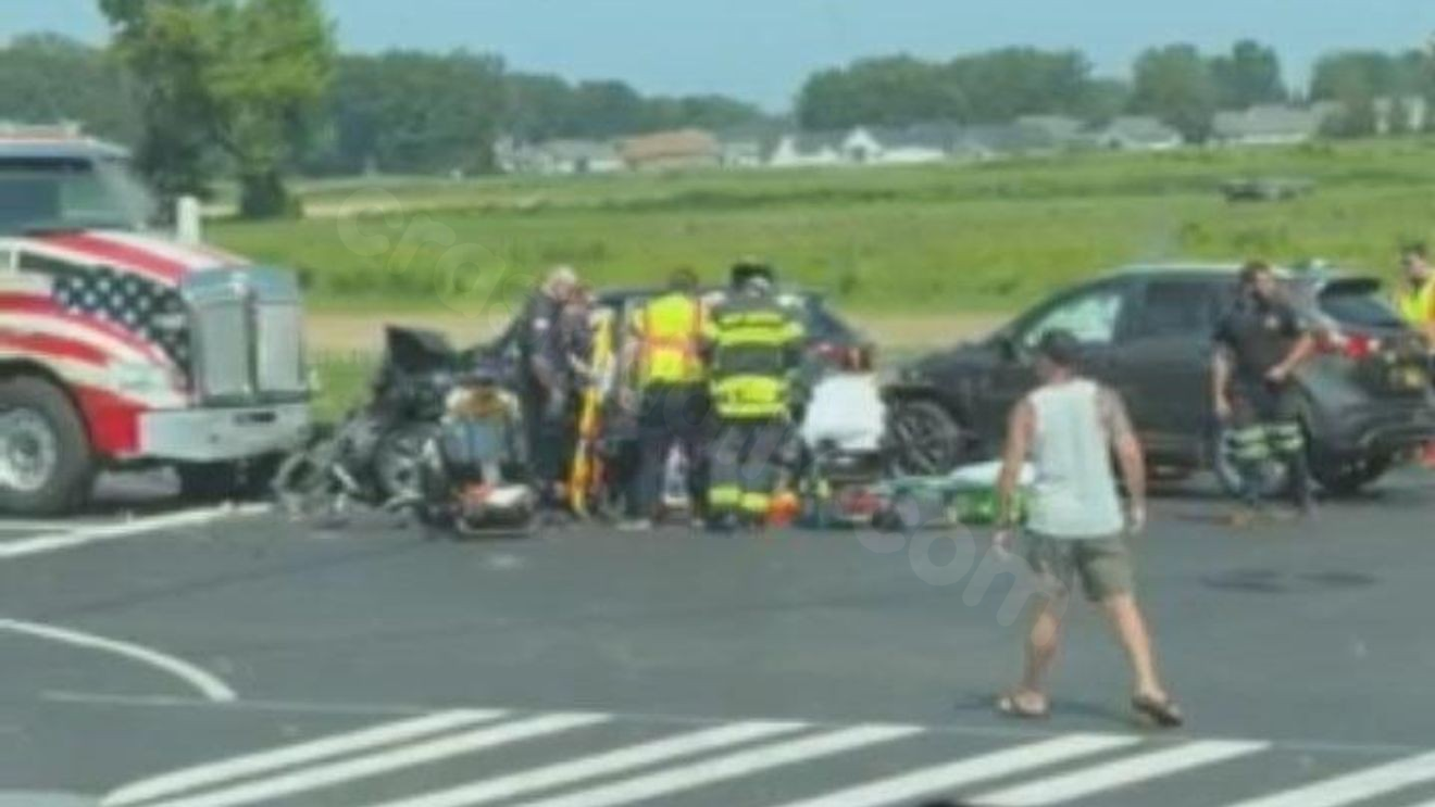 3 people injured in Penfield crash