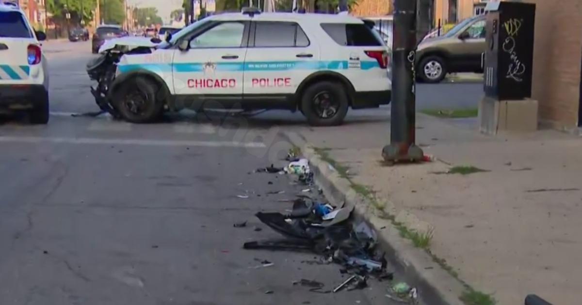 4 injured after crash involving Chicago police squad car