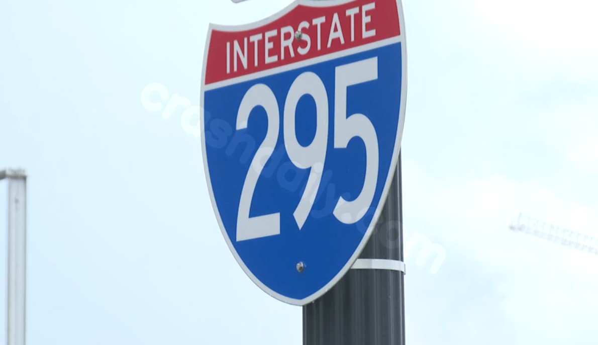 DC police say 18-year-old woman killed in DC295 crash
