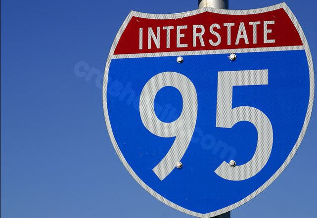 1 dead, another critical after crane overturns on I-95 in Johnston County