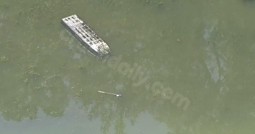 2 dead following apparent kayaking accident in East Fort Worth pond, fire officials say