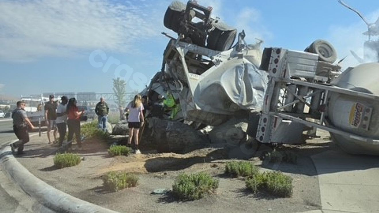 Major rollover crash causes delays at I-580 and Carson St.