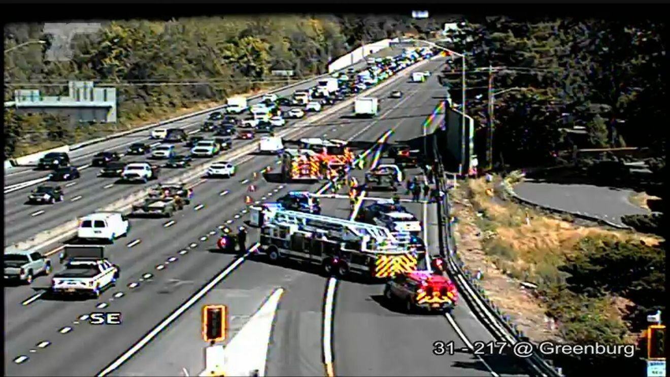 Motorcycle crash shuts down lanes on SB Highway 217 in Tigard