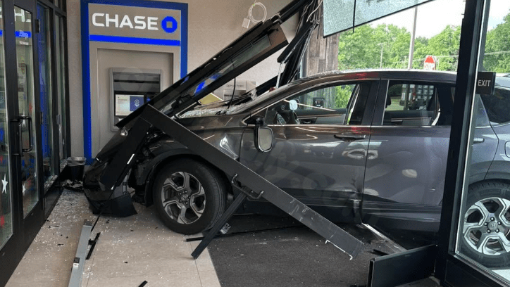Car crashes into Chase Bank on Rt. 96 in Victor
