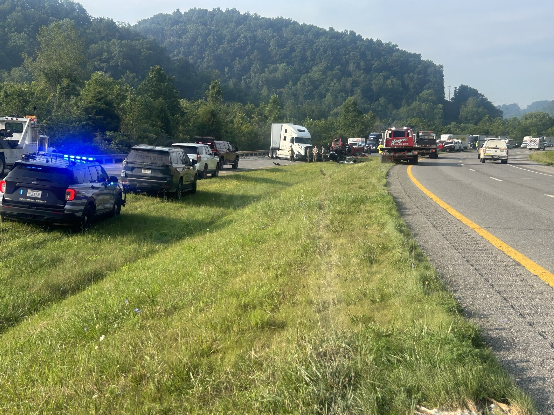 Triple fatal accident closes I-77N in Jackson County