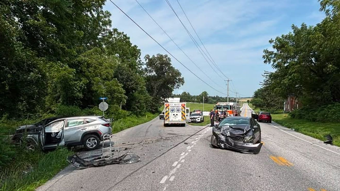 5 taken to hospital after 3-car crash at York County intersection