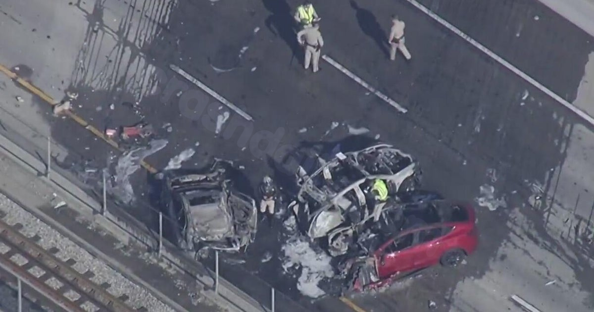 Driver arrested in fiery crash that killed 2 on Highway 87 in San Jose