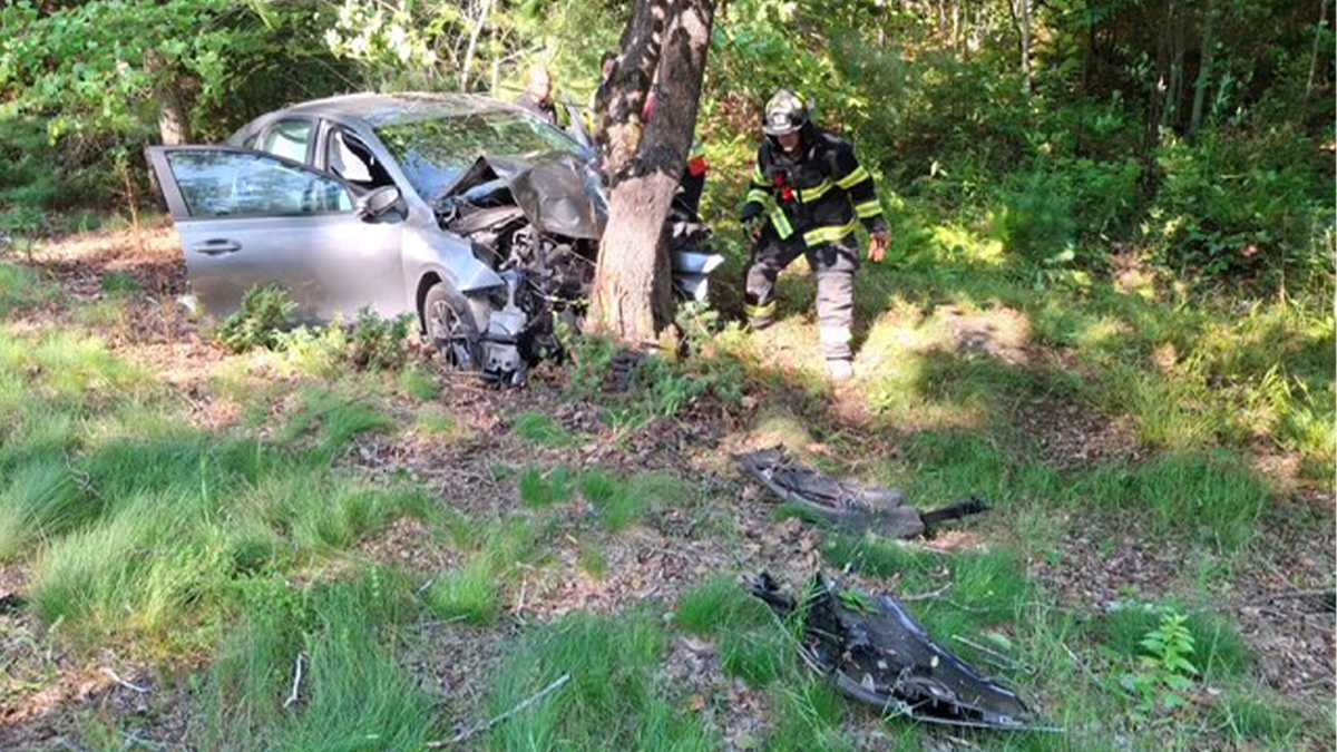 Maine woman killed as car crashes into tree, sheriff says
