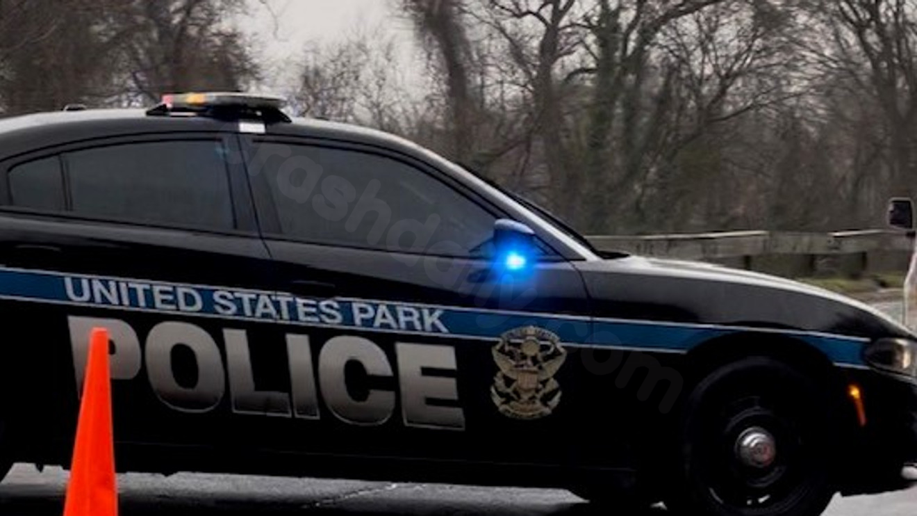 3 arrested, including 2 Good Samaritans, after crash near World War II Memorial in DC