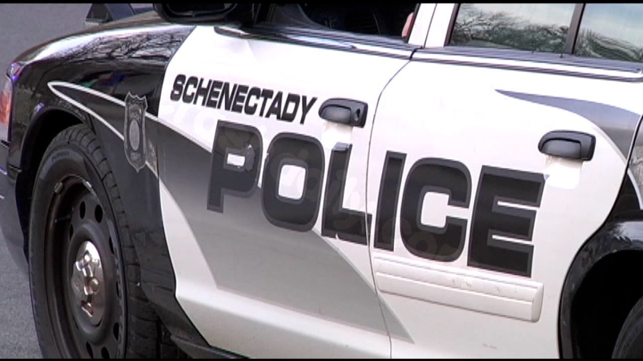 1 dead after crash on State Street in Schenectady