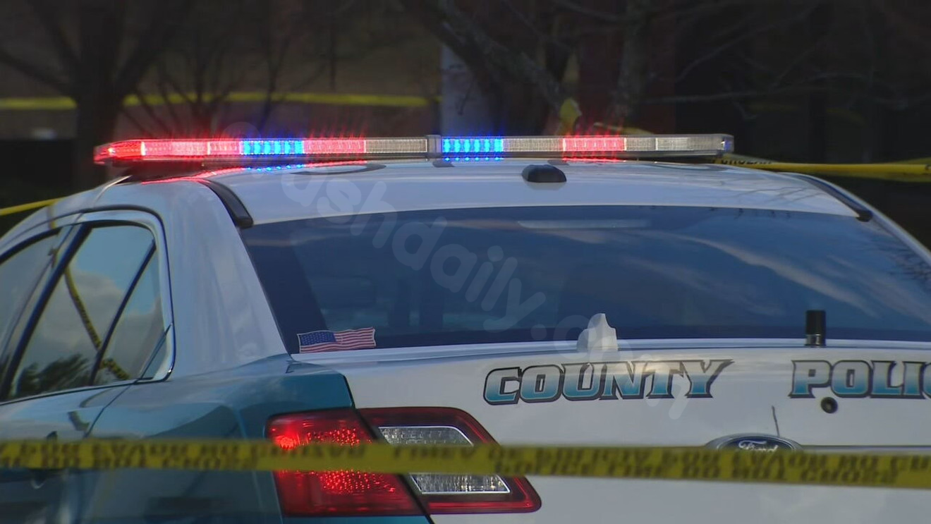 Motorcyclist dies after crashing into traffic sign, guardrail in Woodbridge